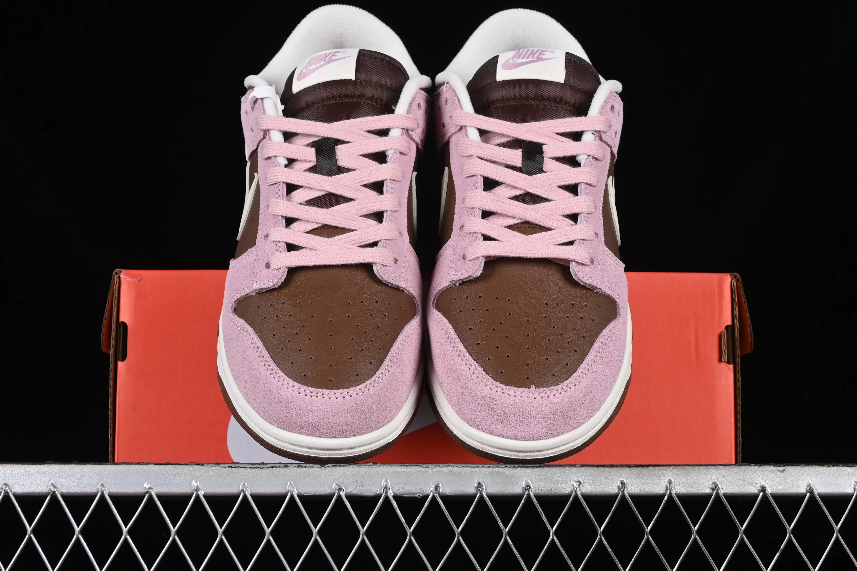 All Categories Nk SB Dunk Series Nk SB Dunk Low Low-top sneakers Stussy x Nk Dunk Low "Neapolitan" Reverse color SB low-top casual sneakers HM0987-200